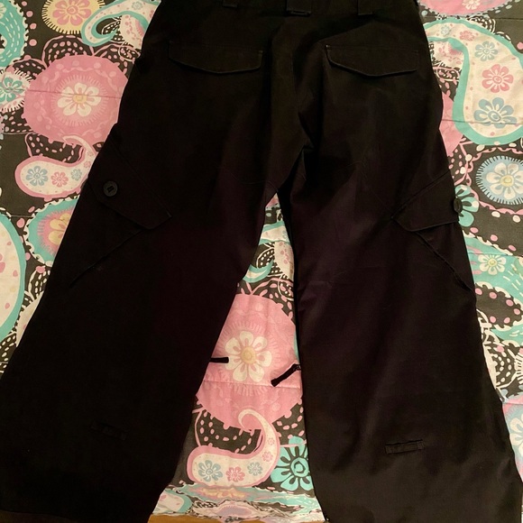 Large Black Burton Analog snowboard pants - Picture 3 of 6